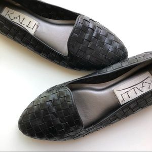 Black woven leather vintage loafers fits like 7